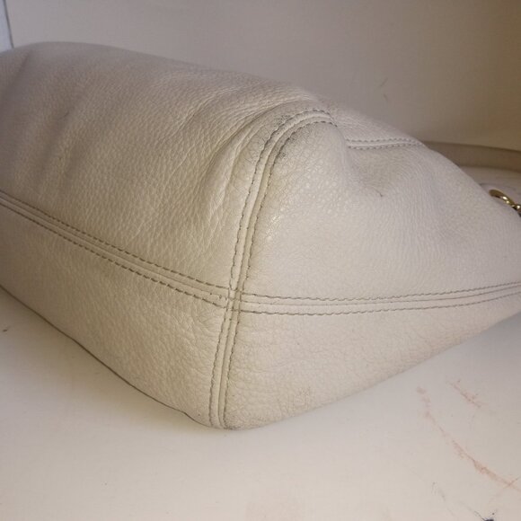 ๐๐ GIVEAWAY ๐๐Michael Kors Cream Satchel with Gold Accents - Picture 13 of 15